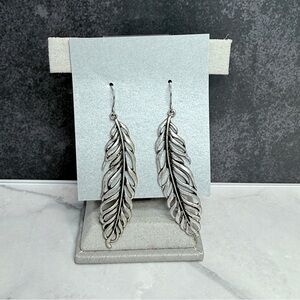 🚨3 for $15🚨 Silver Tone Feather Earrings